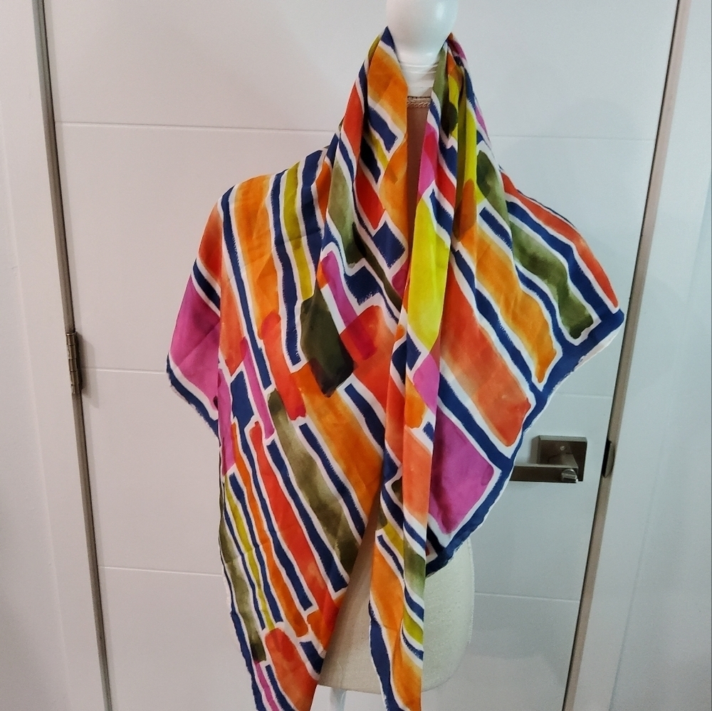 Robin Ann Meyer Geo Semblance Silk Scarf Size 43"×43" - Picture 5 of 8
